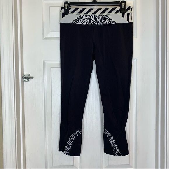 Lululemon Run Inspire Crop Black and White Size 6 - Picture 1 of 9
